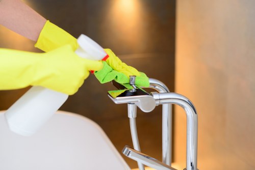 Deep cleaning service in a central London property with detailed kitchen and bathroom cleaning